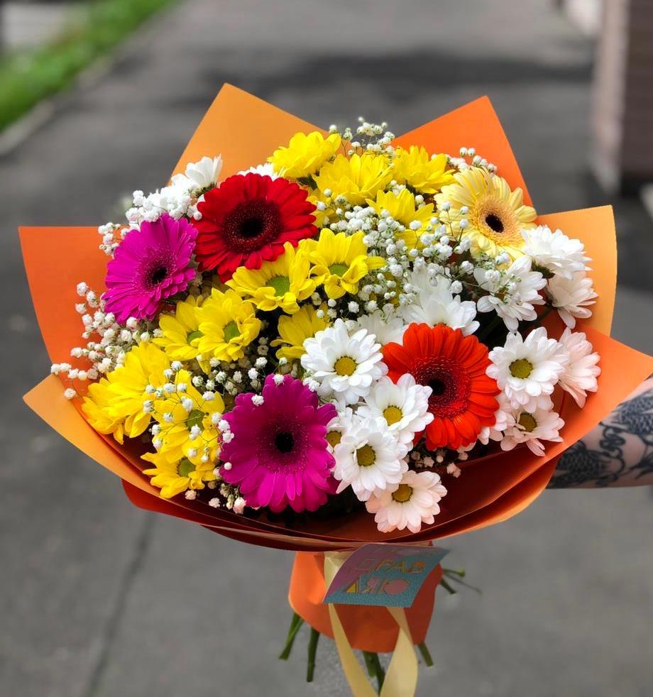 Букет цветов из: Герберы и Хризантемы в Бологом