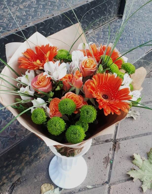 Букет цветов из: Герберы, Хризантемы, Альстромерии и Розы в Бологом
