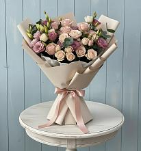 Букет цветов из:  Розы и Лизиантусы в Бологом