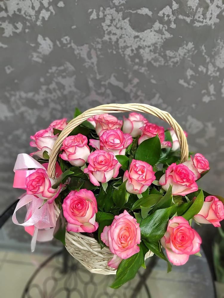Цветочная композиция из Розы в корзине в Бологом