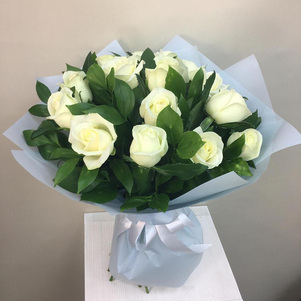 Букет 15 Белых роз Проуд в Бологом