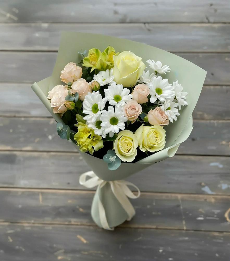 Букет цветов из: Альстромерии, Розы и Хризантемы в Бологом