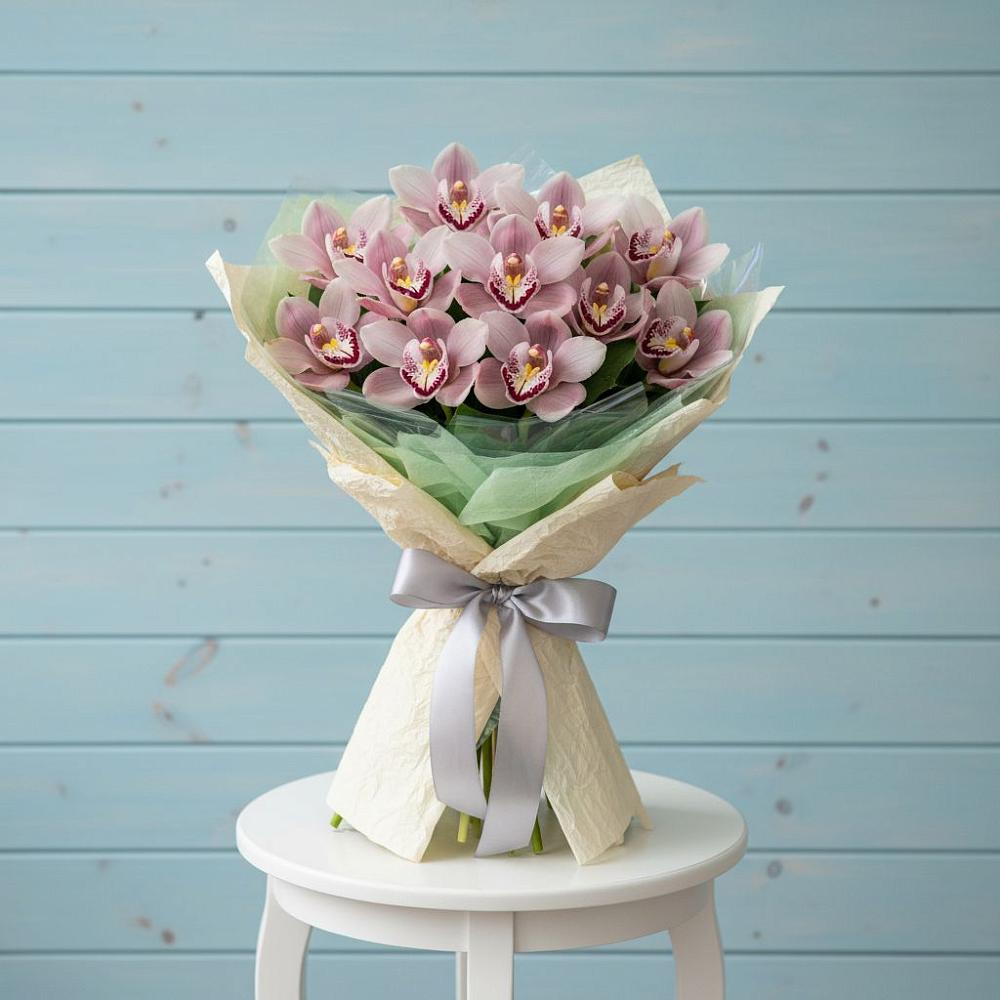 Букет цветов из: Орхидеи и Розы в Бологом