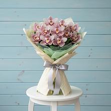 Букет цветов из:  Орхидеи и Розы в Бологом