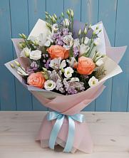 Букет цветов из:  Лизиантусы, Розы, Альстромерии и Гипсофила в Бологом