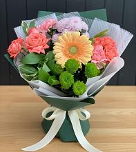 Букет цветов из:  Гвоздики, Розы, Герберы и Хризантемы в Бологом