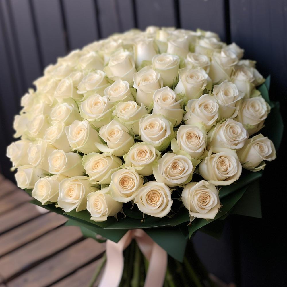 Букет 101 Белая роза Крем де ля Крем в Бологом
