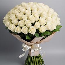 Букет 101 беля роза Белоснежка в Бологом