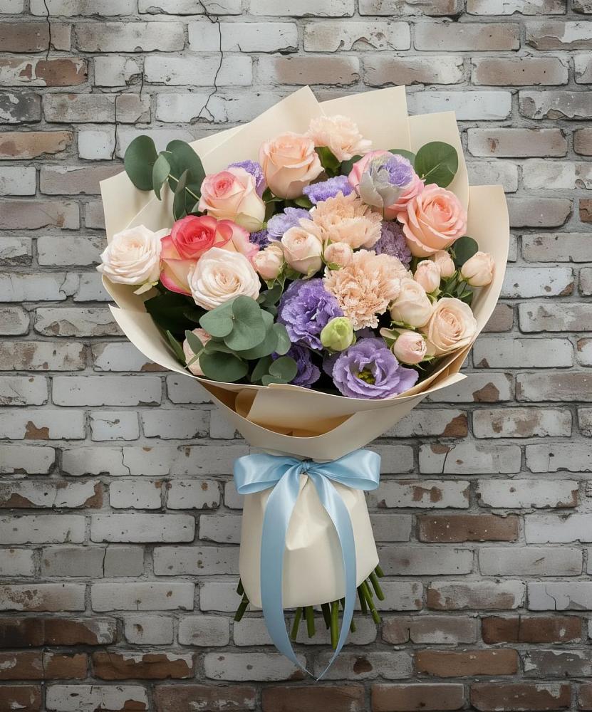 Букет цветов из: Розы, Лизиантусы и Гвоздики в Бологом