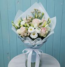 Букет цветов из:  Розы и Лизиантусы в Бологом