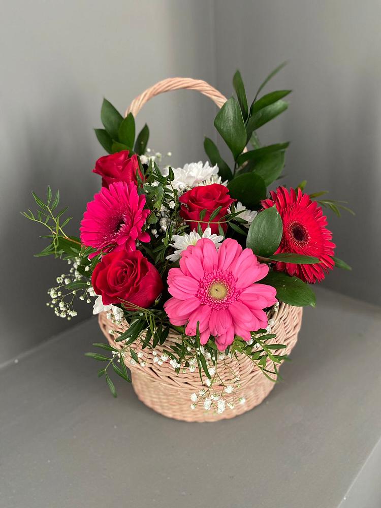 Цветочная композиция из Розы, Хризантемы и Герберы в корзине в Бологом