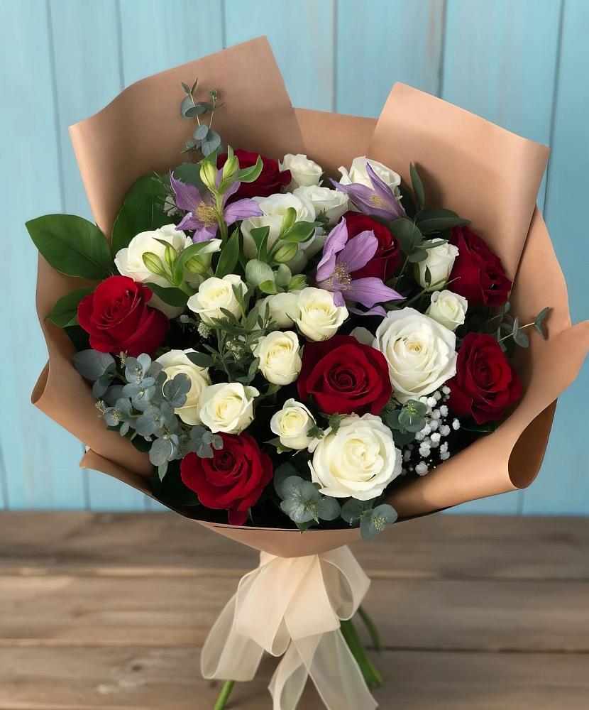 Букет цветов из: Розы и Альстромерии в Бологом