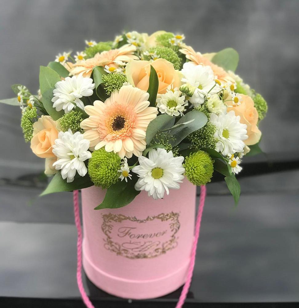 Цветочная композиция из Розы, Герберы и Хризантемы в шляпной коробке в Бологом