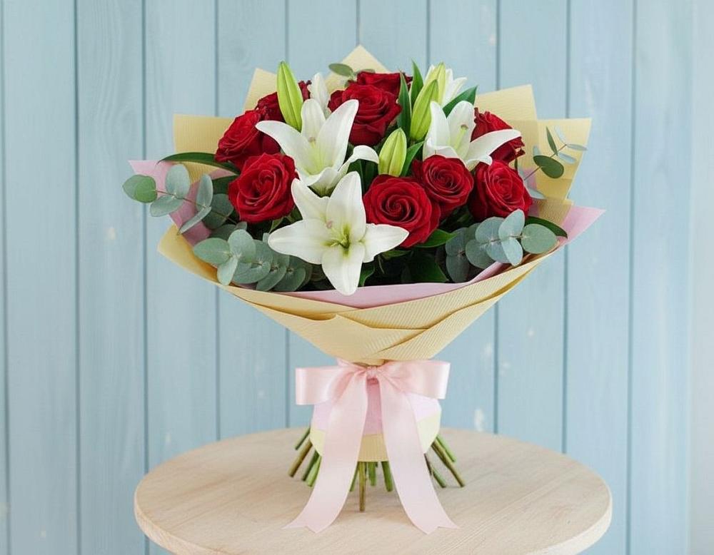 Букет цветов из: Лилии и Розы в Бологом